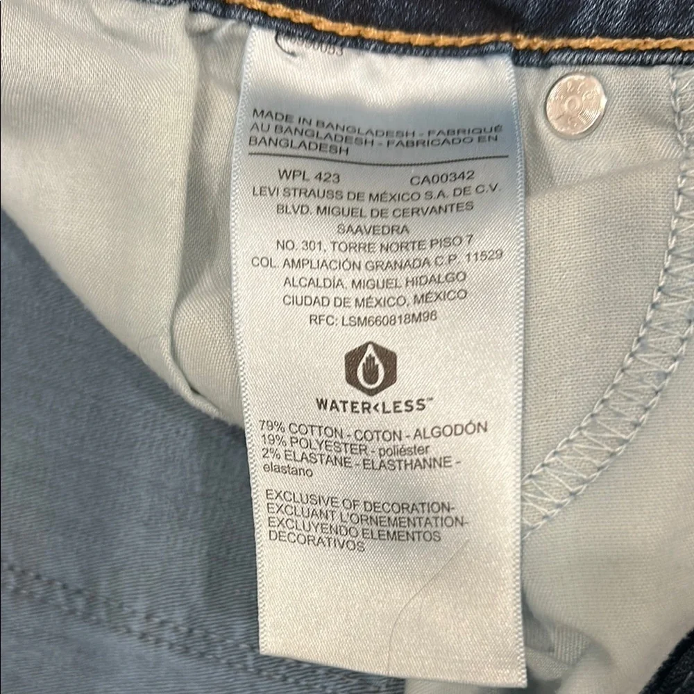 Denizen from Levi's Blue Straight Leg Jeans mid-rise. Great condition - Picture 4 of 9